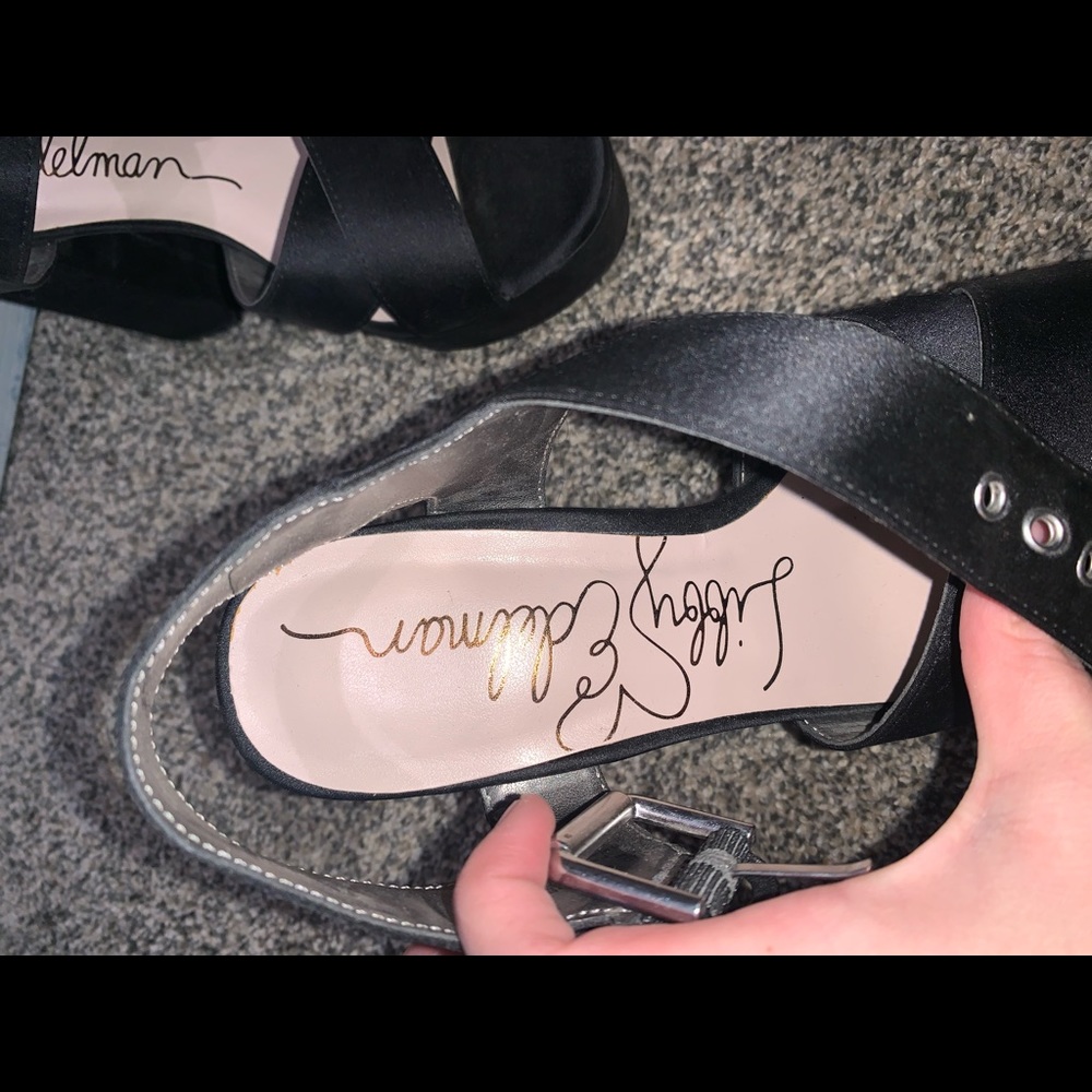 Wore one time bad knees and can’t wear them size 7